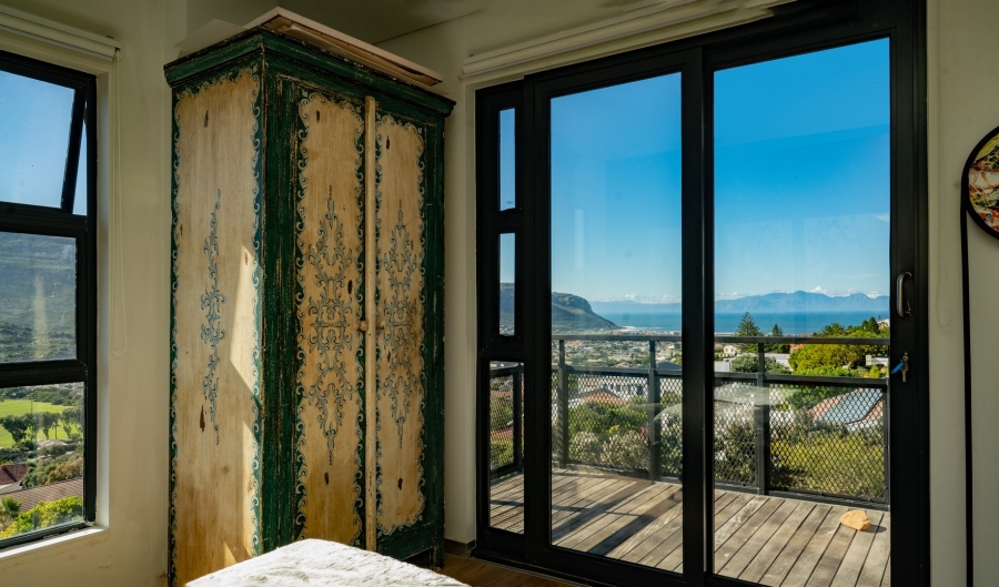 4 Bedroom Property for Sale in Fish Hoek Western Cape